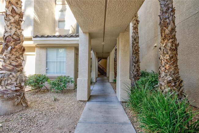 Building Photo - 7119 S Durango Dr