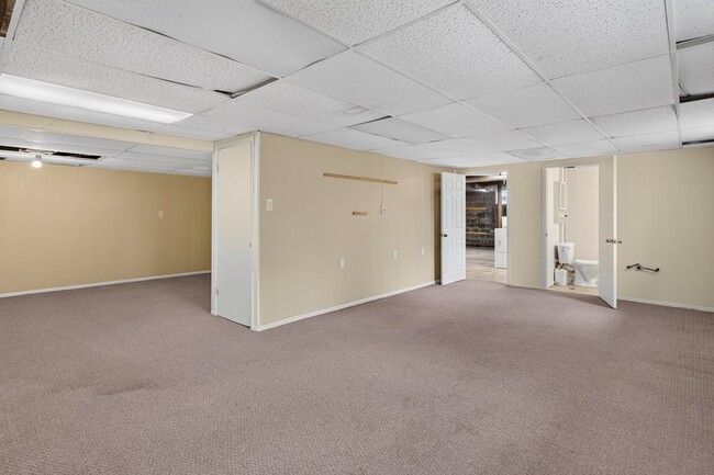Building Photo - 25355 Lee Hwy
