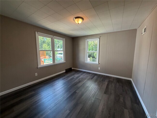 Building Photo - 8733 Mavis Pl
