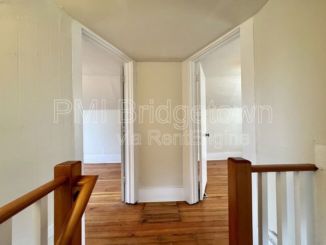 Building Photo - 834 NE Shaver St