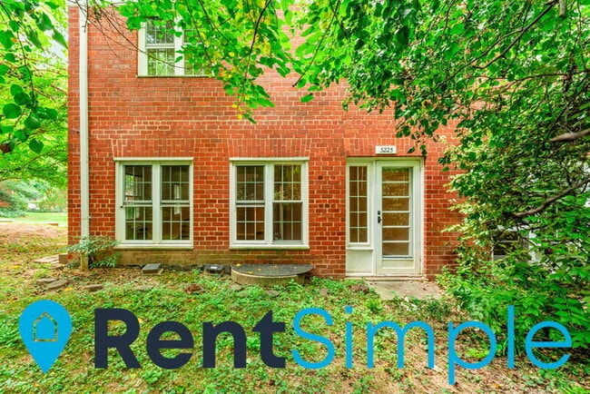 Building Photo - 3225 Gunston Rd