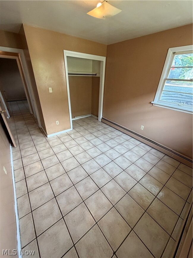 Building Photo - 3055 Hadley Ave