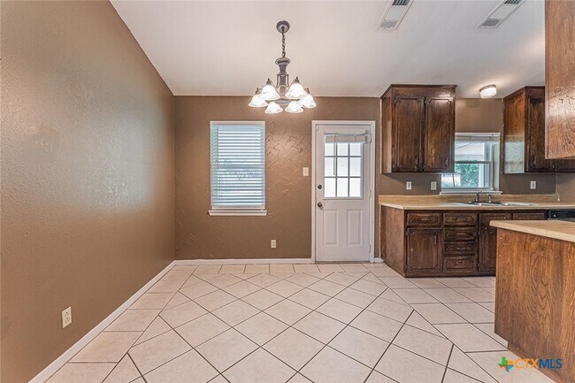 Building Photo - 3006 Belmont Dr