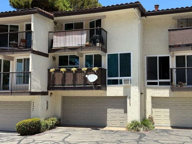 Building Photo - ??Spacious 2BR/2BA Condo for Rent in Tranquil Rancho la Costa Community