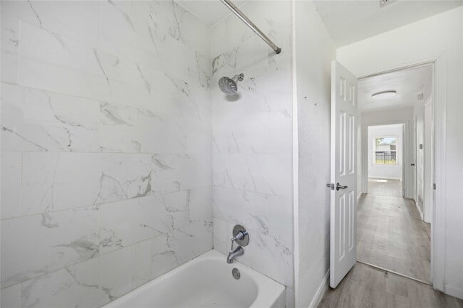 Building Photo - 5919 Van Fleet St