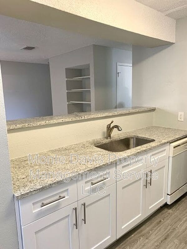 Building Photo - 11800 Alpheus Ave