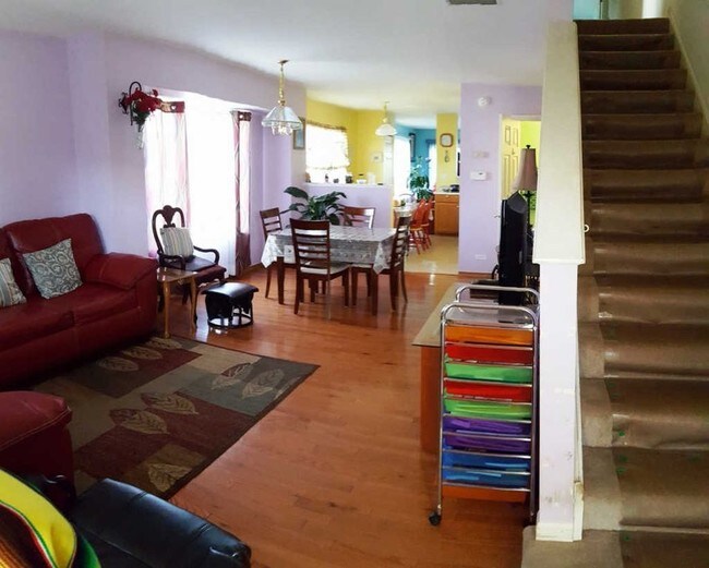 Building Photo - 793 S Providence Ln