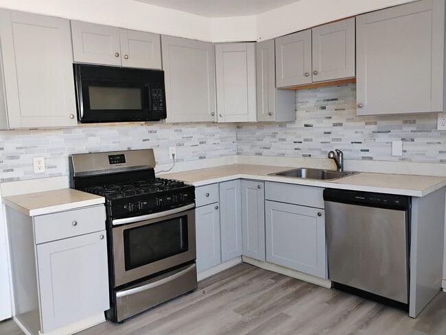 Building Photo - 130 Harvey Ave