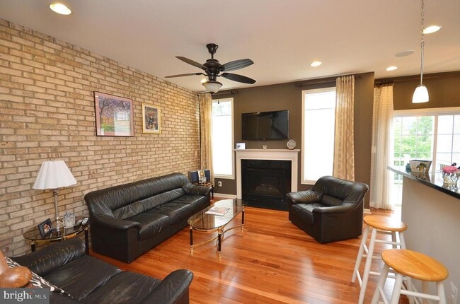 Building Photo - 43291 Mitcham Square