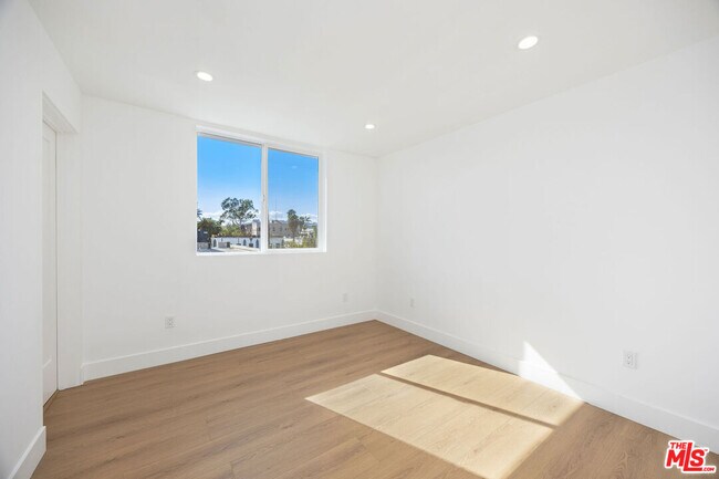 Building Photo - 6241 Banner Ave