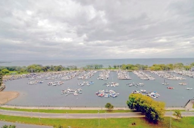 Belmont Harbor - park your boat right outside your home :) - 3410 N Lake Shore Dr