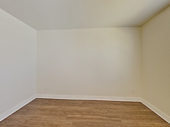 Building Photo - 410 Levon Ct