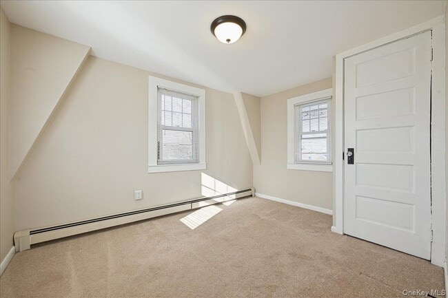 Building Photo - 94 Chapel Ave