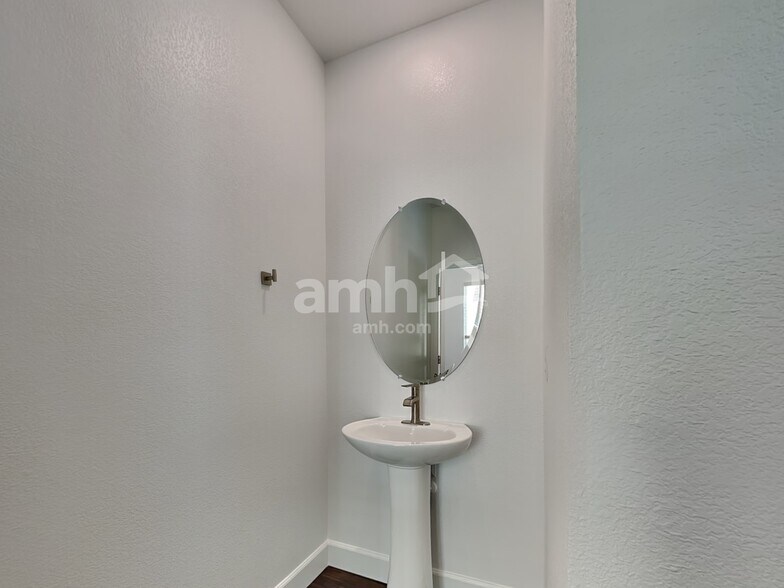 Building Photo - 2734 Hot Cider Ave