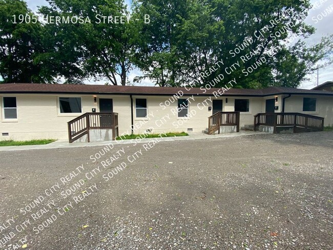 Building Photo - 2BR walk to Meharry Medical College or Fis...