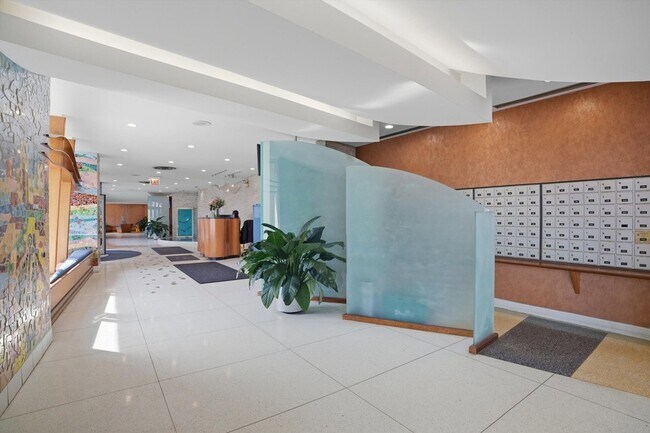 Building Photo - 6301 N Sheridan Rd