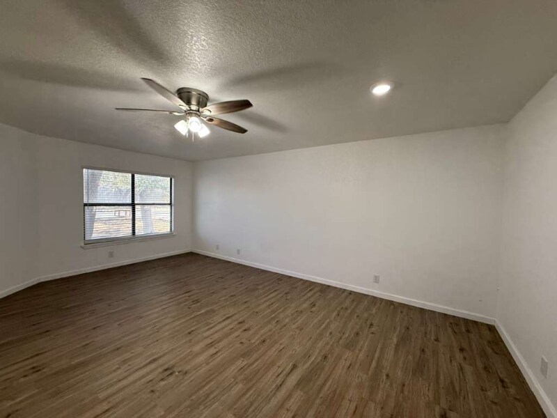 Building Photo - 1015 Arrowhead Trail