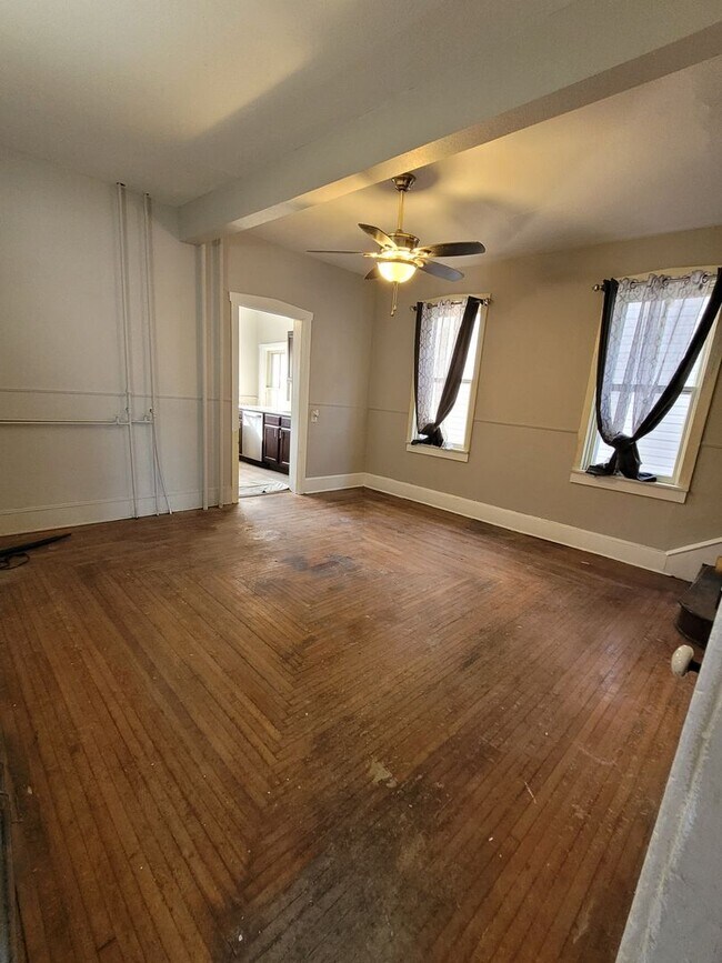 Building Photo - 55 N Church St