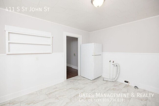 Building Photo - 411 S St John St