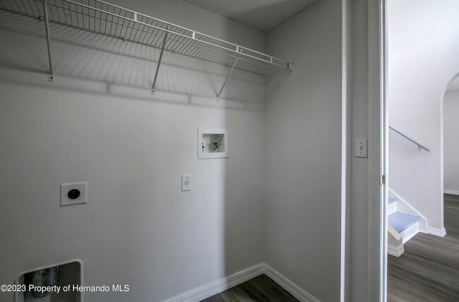 Building Photo - 6322 Grapewood Rd