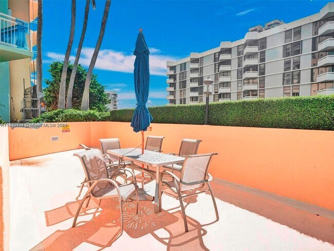 Building Photo - 2475 Brickell Ave