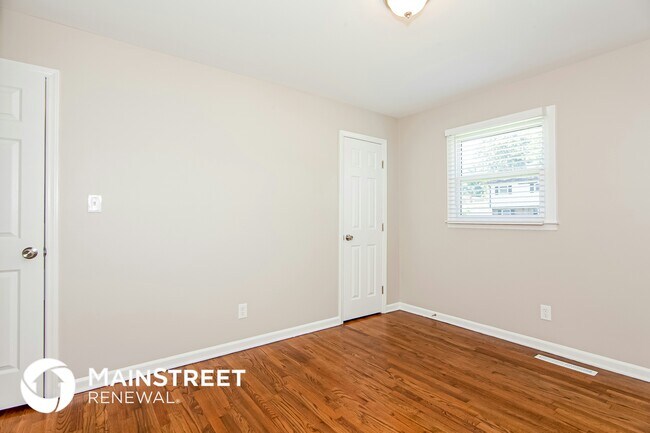 Building Photo - 1605 Rolling Meadow Ln