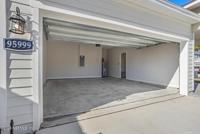 Building Photo - 95999 Surrey Pl