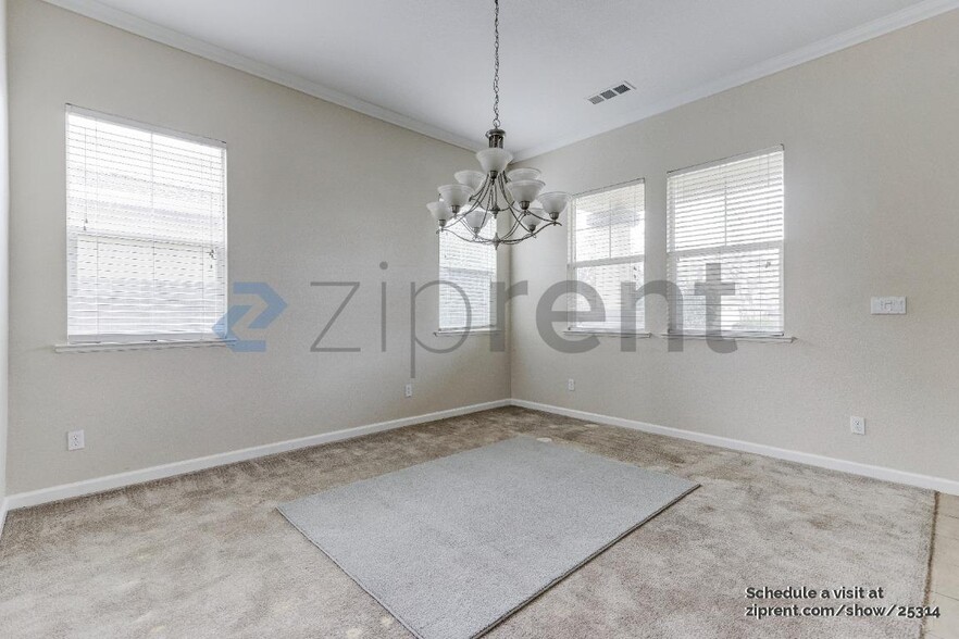 Building Photo - 4632 Hutchinson Ln