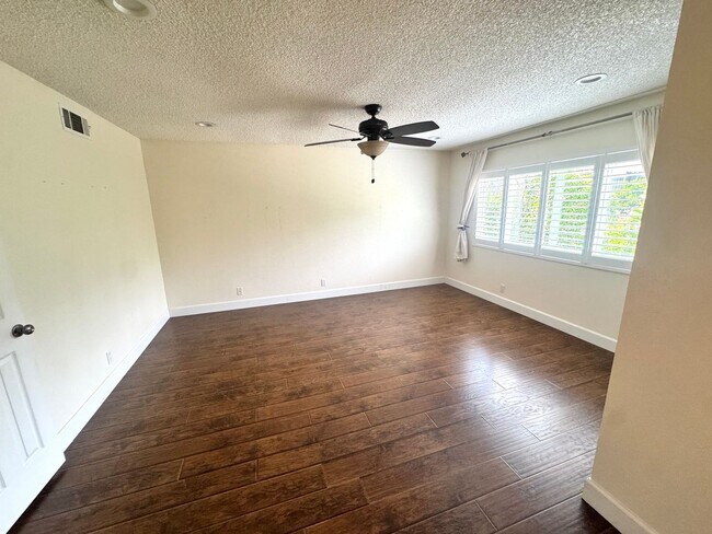 Building Photo - Rare opportunity spacious remodeled Camarillo Home on cul-de-sac with Electricity included!