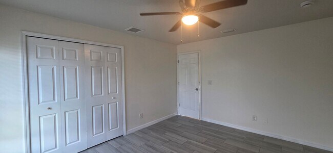 Building Photo - Duplex for rent