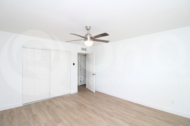 Building Photo - 10312 E Cactus Rd