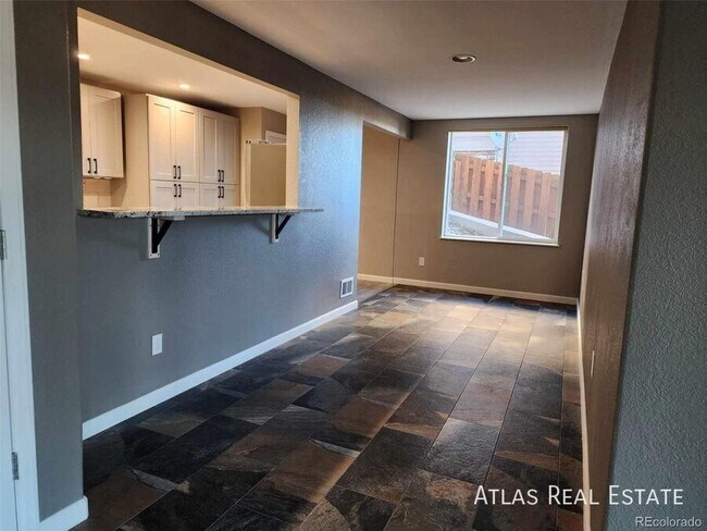 Building Photo - 6242 S Oak Hill Ct