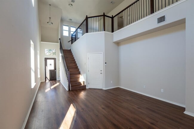 Building Photo - 10125 Milla Cir