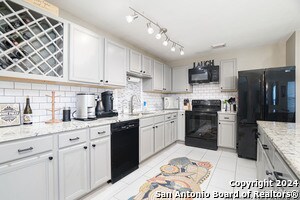 Building Photo - 14215 Daylight Rdg