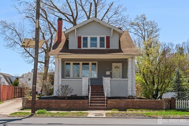 Building Photo - 657 Amboy Ave