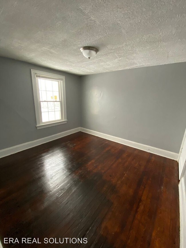 Building Photo - 3 br, 1 bath House - 151 S. Burgess Ave.