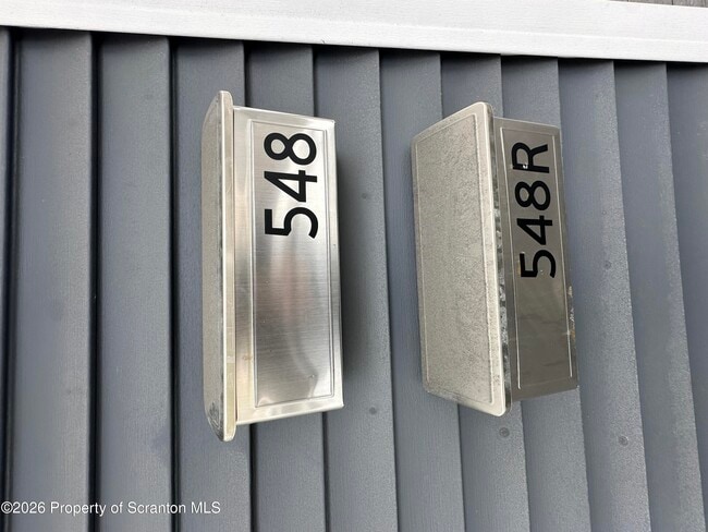 Building Photo - 548 Main St