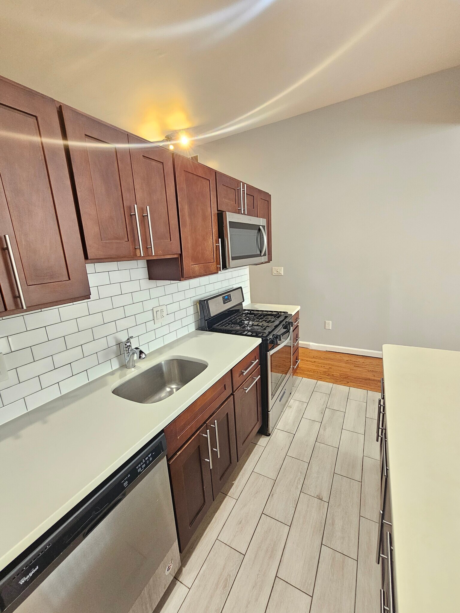 Building Photo - 930 E Passyunk Ave