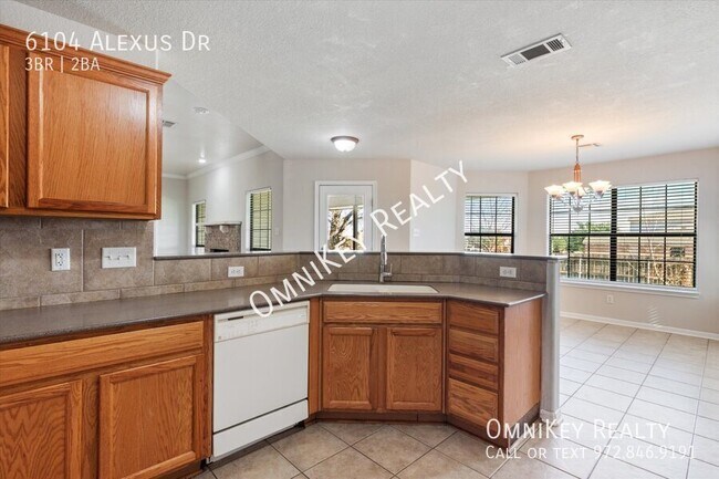 Building Photo - 6104 Alexus Dr