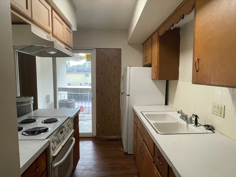 Building Photo - 1734 Cromwell Dr