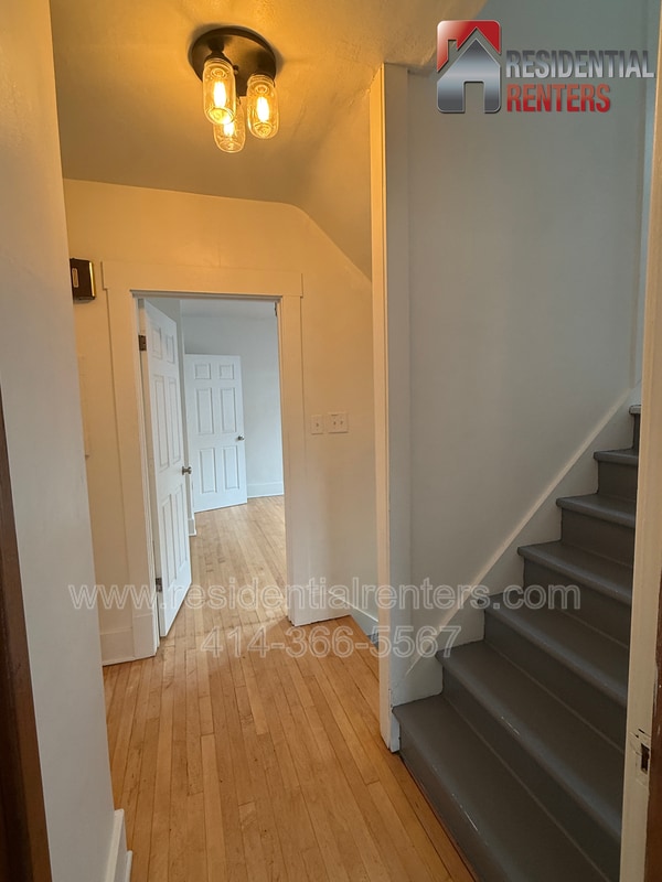 Building Photo - 2033 S 82nd St