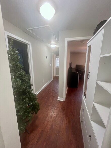 Building Photo - 185 Fishburne St