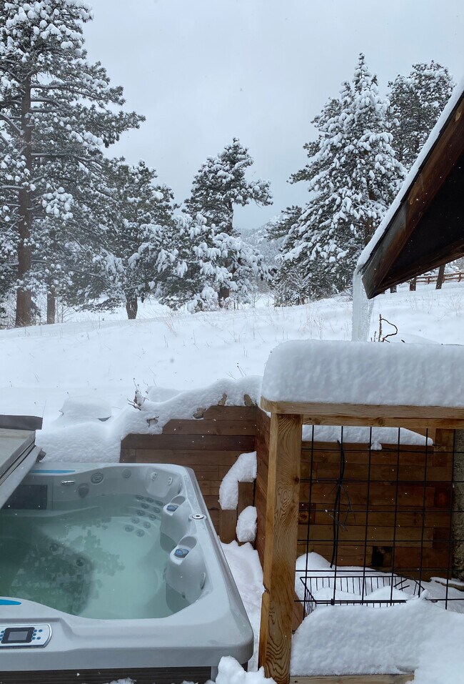 Building Photo - 334 Pine Glade Rd