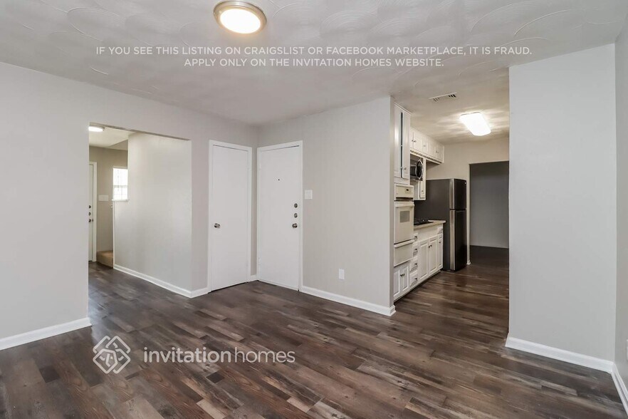 Building Photo - 1003 Rosewood Ln