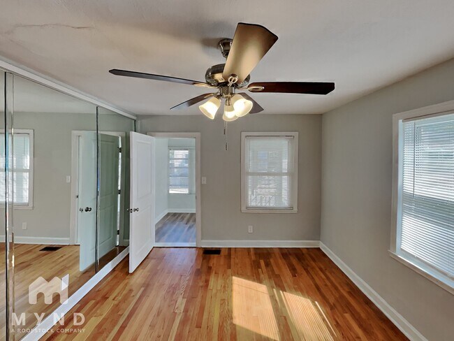 Building Photo - 122 S Gardner Ave