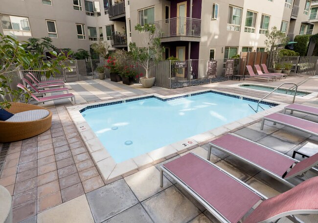 Building Photo - 235 San Pedro St