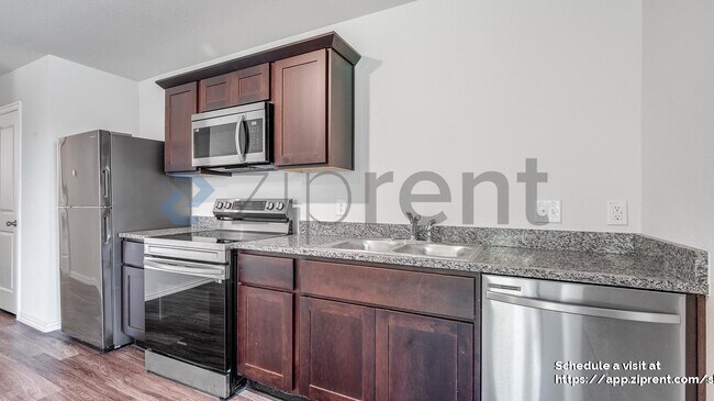 Building Photo - 9836 Lanewell St