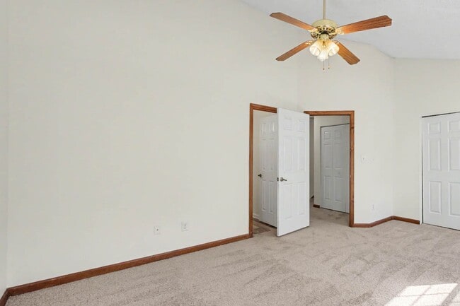 Building Photo - Updated 2BR Home Near Transit with Private Fenced Yard in Newport News