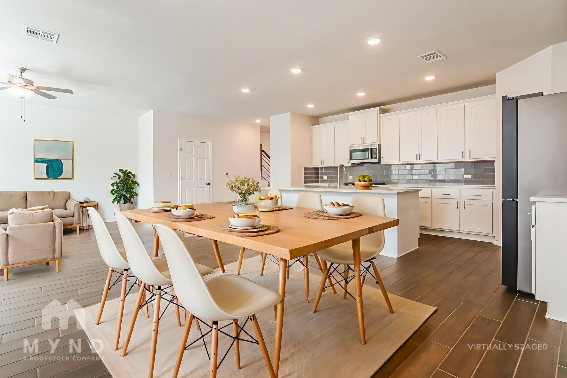 Building Photo - 2909 Salvidar Bend