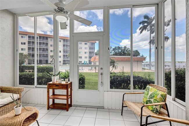 Building Photo - 1600 1st Ave W